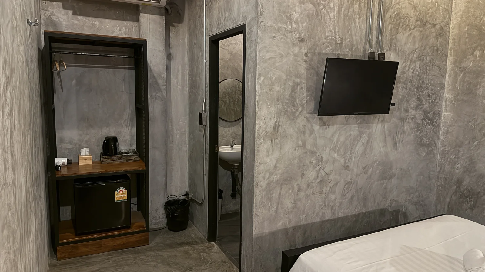 Television and mirror in the private double room
